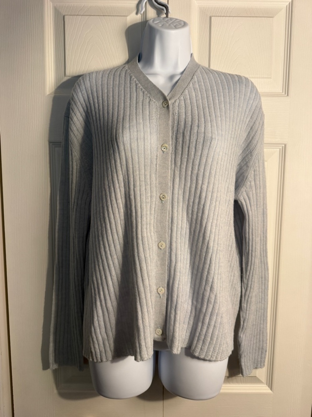Burberry 100% virgin wool drop shoulder cardigan. Heathered blue size xl